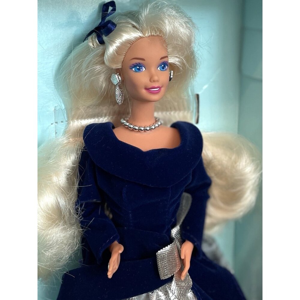 Mattel Barbie Doll Winter Velvet Special Edition 1995 First In A Series NRFB - Picture 7 of 8